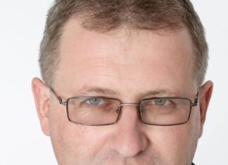 Culmea tupeului. Condamnat definitiv și invalidat, vrea să candideze din nou la primărie