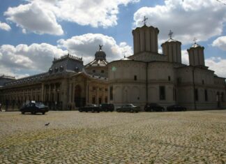 Bucureștenii, la pelerinajul Sf. Dimitrie, dar cât mai răsfirați