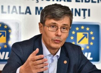 SC Mamaia SA își vinde scaunele și copiatoarele, Virgil-Daniel Popescu caută CA corporatist Virgil-Daniel Popescu - Foto Carasanul.ro