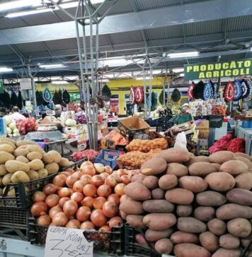 Care este diferenţa dintre piață și market