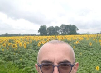 Dan Teodorescu îi dedică o poezie lui Donald Trump Dan Teodorescu