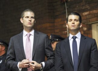 Familia lui Trump face zid de jur-împrejurul acestuia