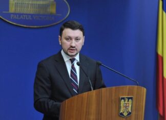 Mircea Fechet: Producătorii și importatorii de haine, responsabili pentru deșeurile textile