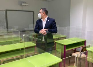 Victor Ponta s-a reîntors la școală
