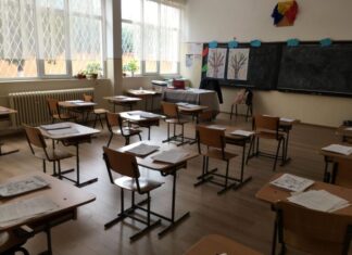 Școala online va continua până la Crăciun