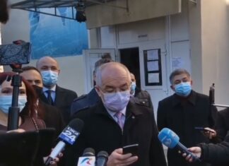 Emil Boc: ”Am votat cu mâna dreaptă” Emil Boc