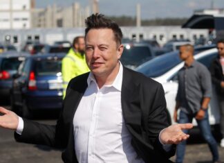 Cel mai bogat om din lume a cumpărat Twitter