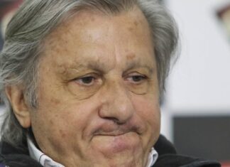 Gelozie: Ilie Năstase a sunat-o obsesiv pe Ioana. Vacanță în Grecia cu prietenele și cu Ilie non-stop la telefon