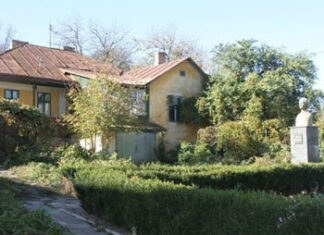 De la casă, la mormânt: Aron Pumnul și Mihai Eminescu