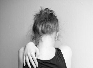 Tânăra hărțuită de curierul Glovo, acuzată pe Facebook: ”E normal să primească avansuri”