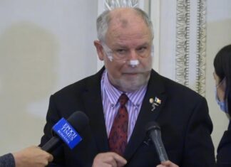 Generalul-deputat Chelaru nu merge la doctor, ci la eMag