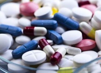 Tratamentul „după ureche”, o supradozare cu „banalul” paracetamol
