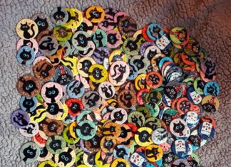 Pictează icoane, mărțișoare, pisici, dar și scheleței rock: ”Arta e ceva complex, nu se rezumă doar la o anumită direcţie” Foto – arhivă personală