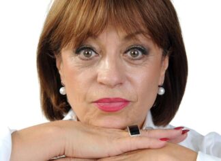 Adriana Trandafir are 65 ani doar în buletin