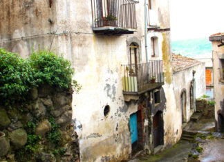 În Italia, casele se vând la prețul unei cafele