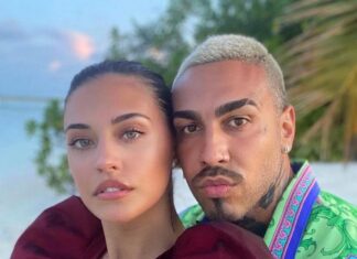 Antonia, cu burtica de gravidă la vedere