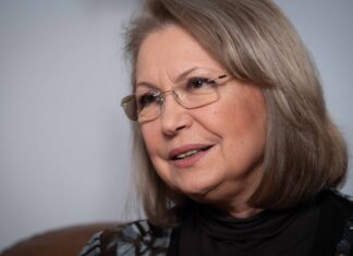 Tora Vasilescu, acuzată că este „tunată”