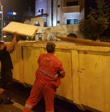 Demolarea chișcurilor amplasate ilegal în stațiile de metrou ale Sectorului 5 a continuat, în această noapte, la stația Eroilor