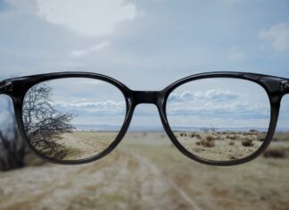 Odă specialistului român, cel priceput la toate