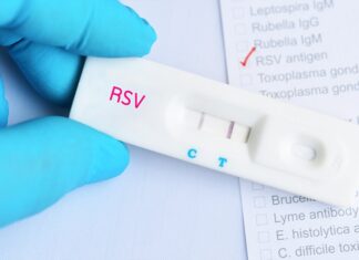 Testele non-invazive, pasate între cele două ministere