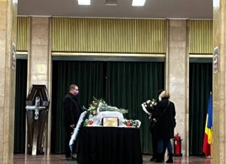 Trupul lui Victor Socaciu, depus la Sala Palatului Foto: Știrile Pro Tv