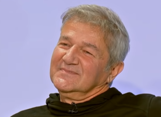 Dan Bittman are impresia că i se pune pumnul în gură