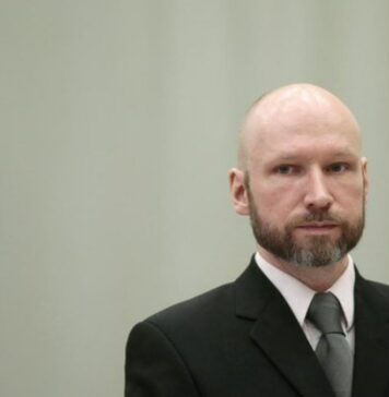 Neonazistul norvegian Anders Breivik cere eliberarea condiţionată din închisoare