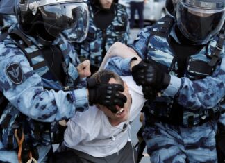 Dictatura de la Kremlin. Mii de oameni au fost arestați la ordinul lui Putin