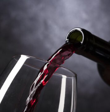 Consumul de alcool determină apariția a 60 de boli Sursa foto: Pixabay