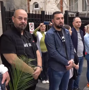 Piedone: „După doi ani, mi-au trecut iar pelerinii prin fața Porții”