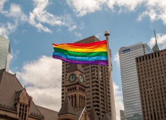 17 mai: Ziua Internațională împotriva Homofobiei, Transfobiei și Bifobiei Sursa foto: Wikipedia/ Ziua Internațională împotriva Homofobiei, Transfobiei și Bifobiei