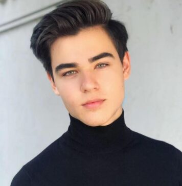 Fiul lui Ștefan Bănică Junior: ”De la tata, am luat ce e legat de viața artistică. De la mama, am luat modestia” Sursă foto: Facebook/Radu Ștefan Banică
