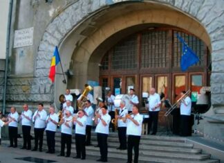 Fanfara “Muzica Apelor” rămâne alături de constănțeni și de turiști, și în luna iulie Fanfara Muzica Apelor, Constanța/ Captură Youtube
