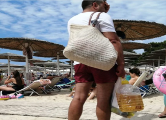 Un român a devenit „vedetă” pe o plajă din Thassos