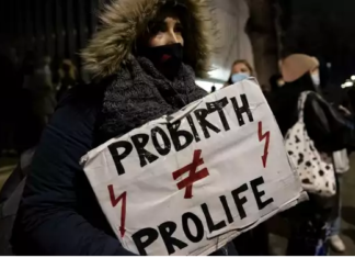 Dreptul la avort urmează să fie înscris în Carta drepturilor fundamentale a Uniunii Europene