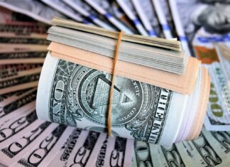 Pentru că avea nevoie de mărunțiș, un bărbat a cumpărat un loz și a câștigat un premiu în valoare de 250.000 de dolari Sursă foto: Pixabay