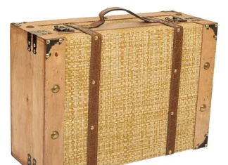 O familie din Noua Zeelandă a găsit în valizele cumpărate la licitație rămășițele unor copii Valiza