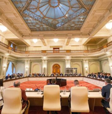 Parlamentarii se reunesc în ședinţă comună pentru asumarea răspunderii Guvernului pe măsurile fiscale