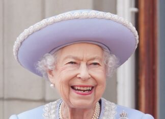 Regina Elisabeta: medicii au recomandat supraveghere medicală