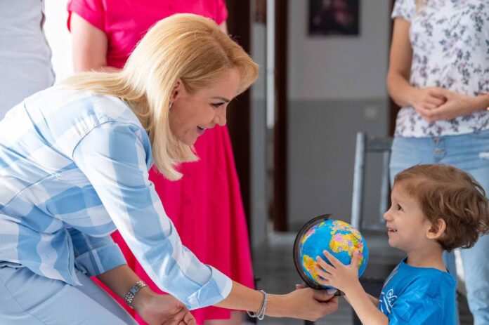 Foto: Facebook/Gabriela Firea