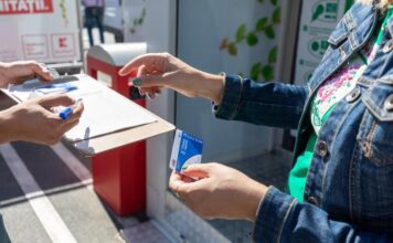 Românii pot da la schimb PET-uri, doze sau sticle pentru bilete de autobuz