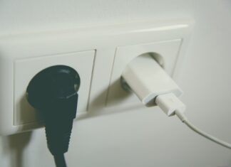 Aparatul de oxigen îi costă jumătate de pensie