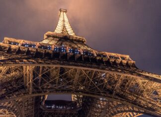 Parisul va stinge mai devreme luminile începând de astăzi