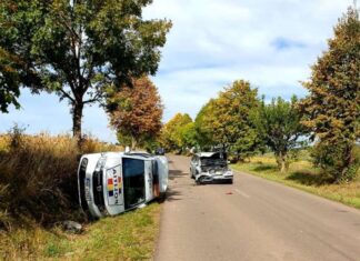 A intrat cu mașina în autospeciala poliției, care staționa