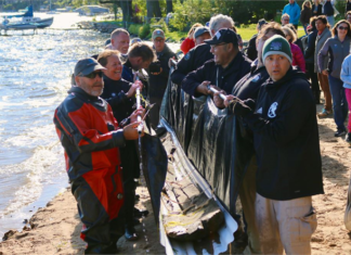 Canoe antică, datând din anul 1.000 î.Hr., descoperită în SUA