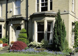 Doi britanici au descoperit o comoară în podeaua casei cumpărate Casa Anglia