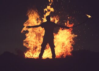 Un recrut și-a dat foc în stația de autobuz