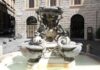 Turist american, amendat pentru că a mâncat înghețată pe treptele unei fântâni din Roma Fontana dei Catecumeni