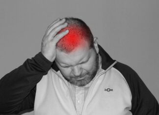 Riscul de migrene crește atunci când greutatea unei persoane nu se află între limitele sănătoase Sursă foto: Pixabay