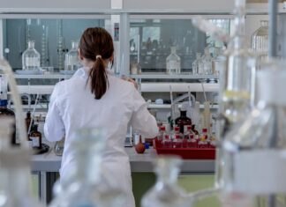 Terapia pe bază de transplant fecal ar putea fi aprobată de FDA în viitorul apropiat